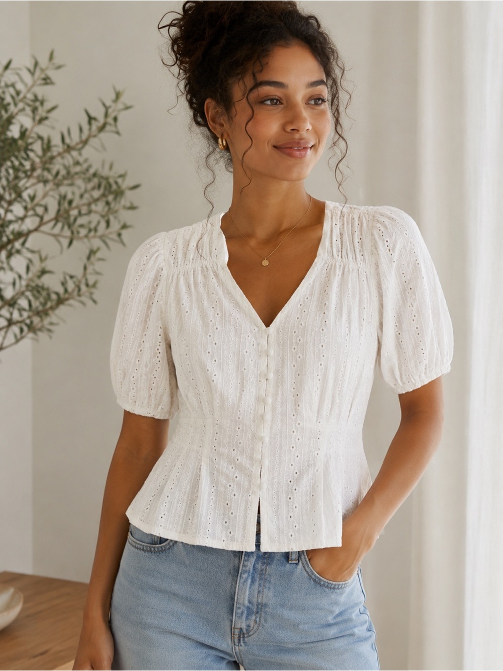 Dress Forum by Angelseyes White Eyelet Puff Sleeve Button Front Blouse. Size: L